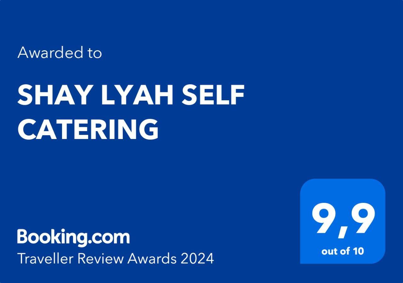 Appartamento Shay Lyah Self Catering Victoria Esterno foto