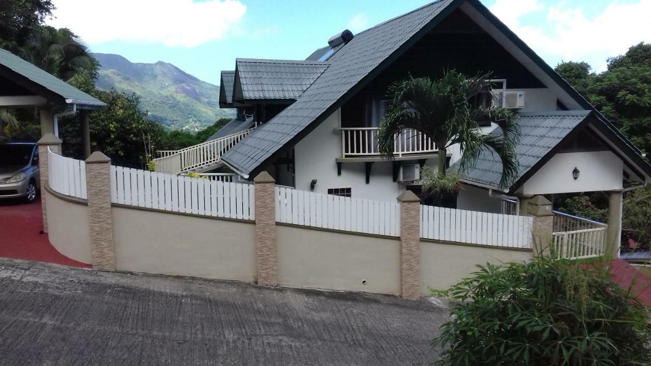 Appartamento Shay Lyah Self Catering Victoria Esterno foto