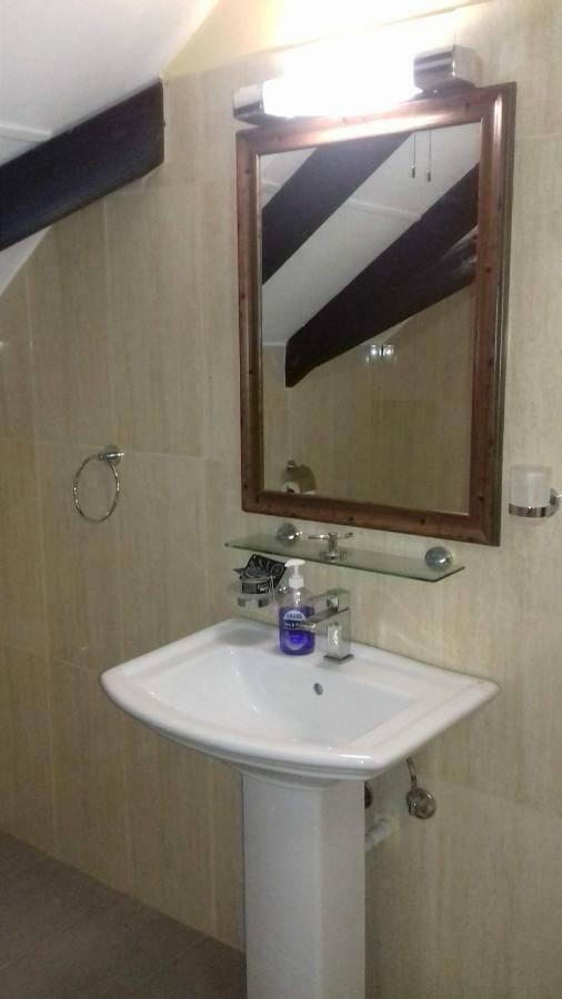 Appartamento Shay Lyah Self Catering Victoria Esterno foto